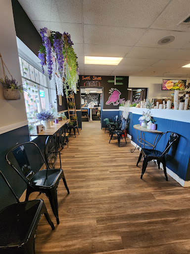 Purple Finch Cafe